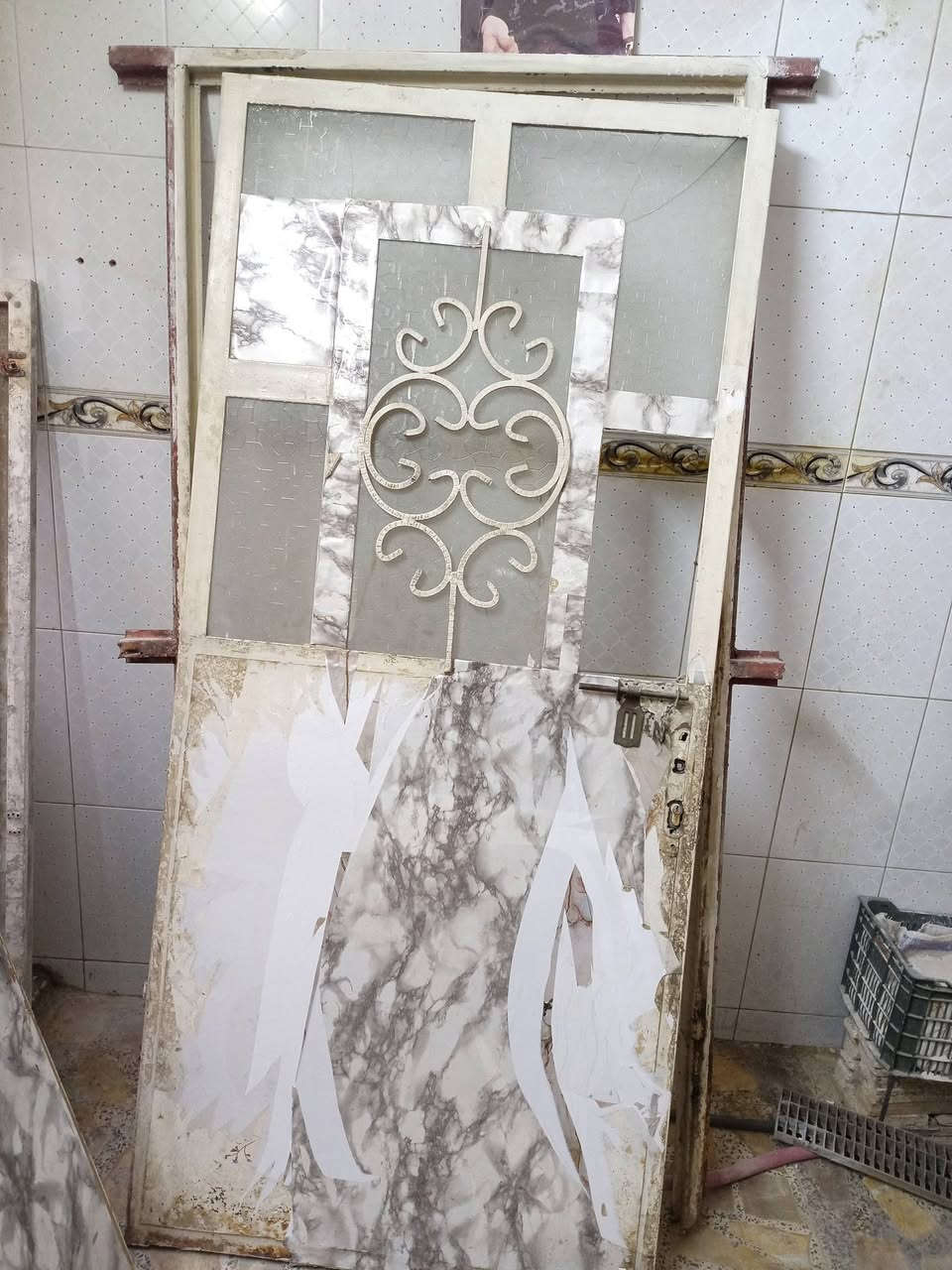 بيبان للبيع بسعر مناسب مكان بغداد حي الكوفه
***********
