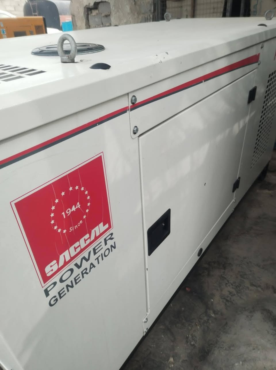 مولده بيركنز الانكليزي بلادي كاتم 33 kv
نظام تشغيل ذاتي ونظام حمايه 
راس التوليد لوري سومو الفرنسي
المولده اخت الجديده مشتغله على كد موسم 
للاتصال 
كربلاء الحر 
***********
