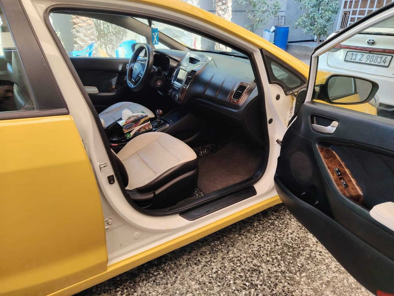 السلام عليكم كيا فورتي موديل 17 وارد كندي بيها جاملغ خلفي وبالعراق تبدل بيها بنيد بدون ايرباك بدون دواخل كشنات جلد لونين شاشه كبيره هيتر كشن تخم تاير جديد باتري جديد مكينه 2000 دوش قبل شهرين مبدله مال كصه صدر نص عمر  السعر 117 وبيها مجال مكان السياره بغداد الرصافه للاستفسار ***********
