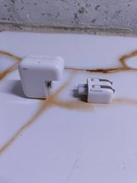 شاحن ايفون • اصلي