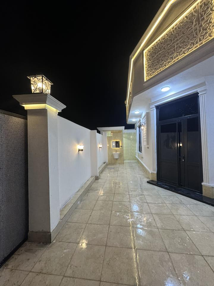 بيت للبيع منطقة الزراعة 76
مساحة 250 متر الوجه 12.5 نزال 20 
طابو صرف 
للاستفسار ***********
