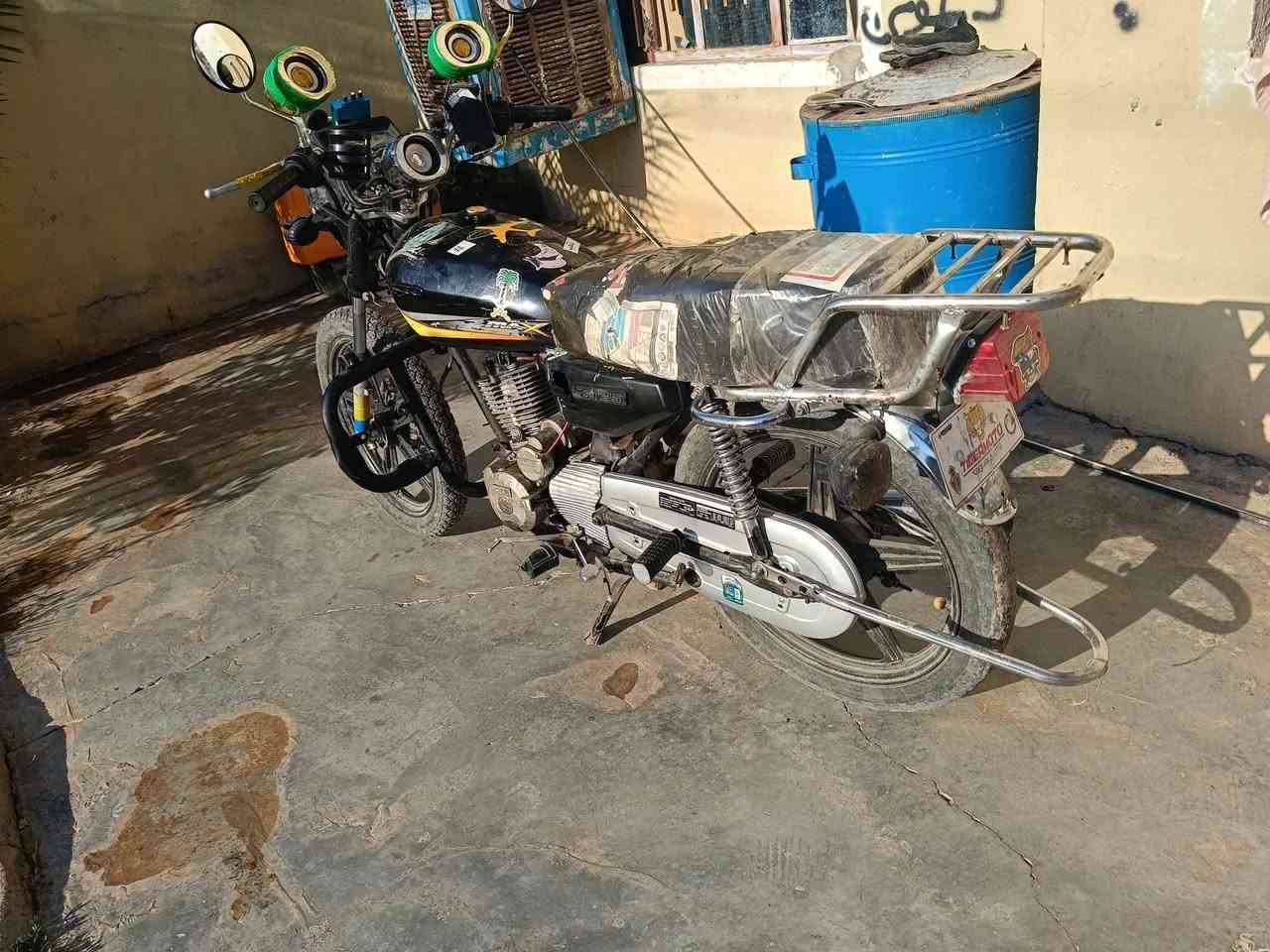 ***********
إسلام عليكم للبيع موطور موديل ٢٣ محرك  مفتوح حجم المحرك150  السعر 300 وبي مجال بسيط بيك خير وتدلل المكآن اشرقاط

