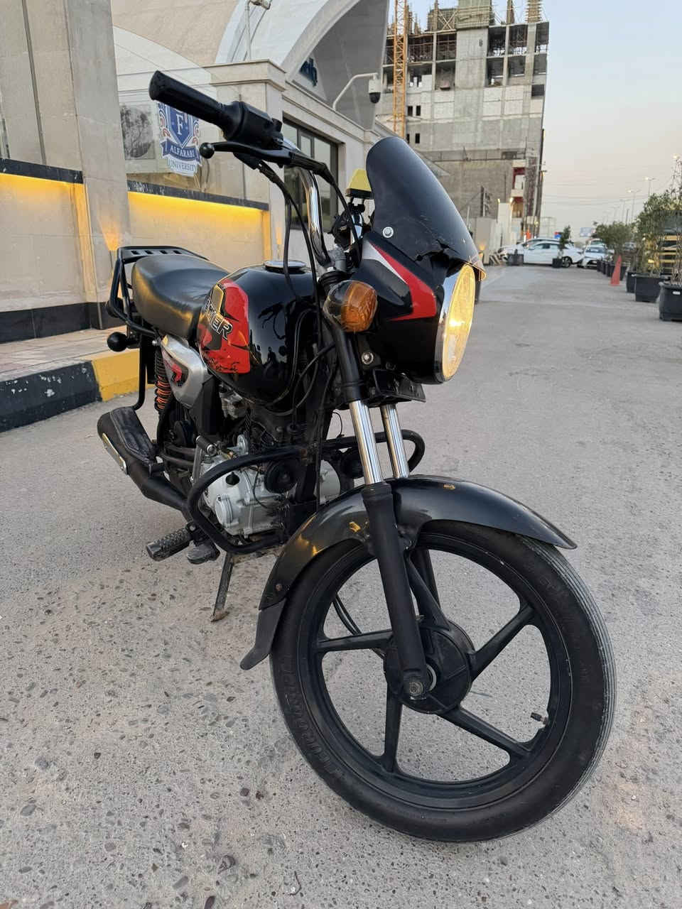 دراجه بوكسر موديل 21 كلاسك دراجه نضيفه 

صارلي شهرين من اشتريتها حسب حجي راعيها الي،شتريتها منه كالي ما مجفته مبدل قطع بالمكينه الدراجه مناقصها شي كبل للشغل لا تبخر ولا تنقص
ورقم انكليزي رقمها واسط سنويه مشروع وطني تحويل ثاني يوم 

السعر 1650 بيها مجال حك الجيه 

تواصل : ***********
