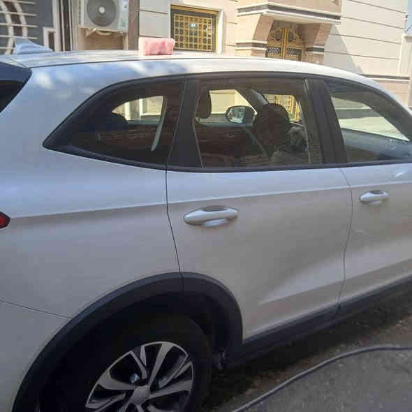 السلام عليكم. هافال جوليان للبيع موديل ٢٠٢٤ استلام ٢٠٢٥ شهر السابع. مواصفات عاديه معروفه .بعدها بالضمان على وضع الوكالة ماشيه ٤٥٠٠ رقم بغداد باسمي. تحويل ثاني يوم سياره جديده خير من الله. كفاله عامه. عنواني بغداد. 
موبايل *********** 
السعر ١٧٥ ورقه قفل .بالعراقي ٢٤ مليون 
اسف على الاطاله. مااراوس محتاجها بيع .وبالعافية على الياخذها والهافال معروفه . مواصفاتها 
هندبريك كهربائي 
اوتو بريك 
كير ماوس ٧ نمر 
حساسات خلفيه وكامره 
شفتات بالستيرن 
تحكمات ستيرن 
دخول ذكي وبصمه
