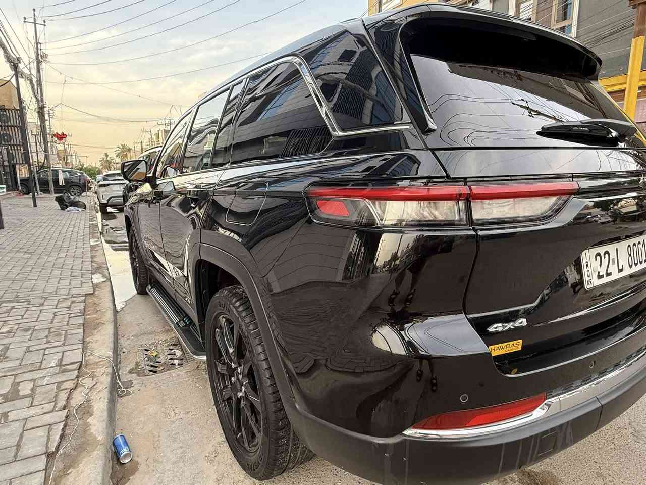 السلام عليكم اخوان
للبيع جيب كراند شيروكي 5 راكب
موديل 2023 فئة Limited
لون اسود ميتاليك
مواصفات 
بصمة وتشغيل عن بعد
صندوق كهرباء
رادار جانبي وامامي وتحديد مسار وتوقف ذاتي 
توقف خلفي ذاتي لمنع الاصطدام
اوامر صوتية وشاشة كار بلاي
شفتات تنمير وتحكم ستيرن كامل + تدفئة مقود
ويل حجم 20
مقاعد جلد + تدفئة امامي وخلفي
تبريد وتدفئة منفصل لكل راكب
اوتو هولد (انطفاء المحرك عند التوقف)
وباقي المواصفات المعروفة
ماشية 64 الف كيلو
حادث (سطحي جداً) جزء صغير من الجاملغ وجزء صغير من البنيد بدون اي دواخل .
رقم الشاصي مرفق مع الصور
السعر 29.500 $
مكاني بغداد السيدية .
للتواصل اتصال فقط ***********

