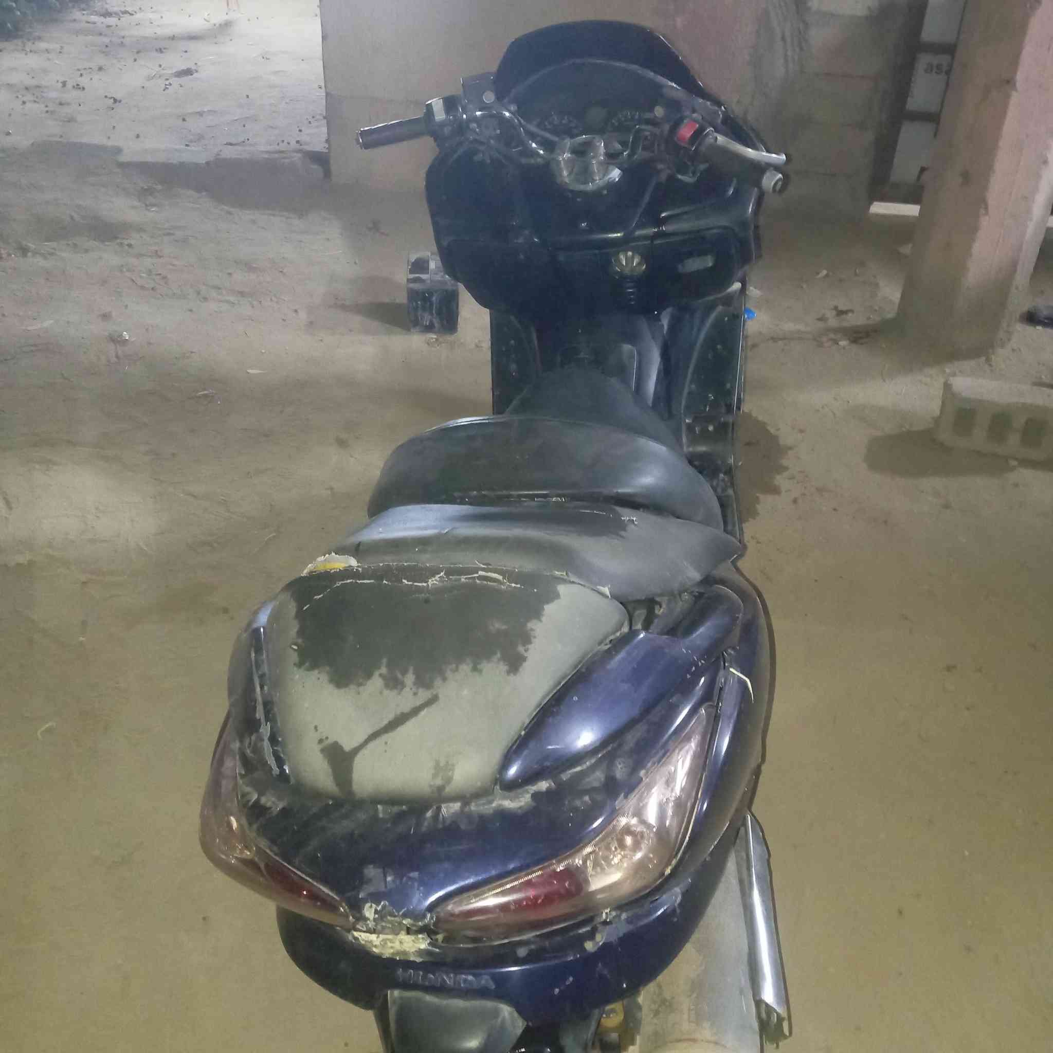 سلام عليكم دراجه فوزه البيع سعر ٣٠٠ قفل قفل بلاش داجه نضيفه وحلوه نقصه بس بصمه ضاعت مكاني ع طريق كربلاء نجف عمود ٨٠٠ سعر ***********
