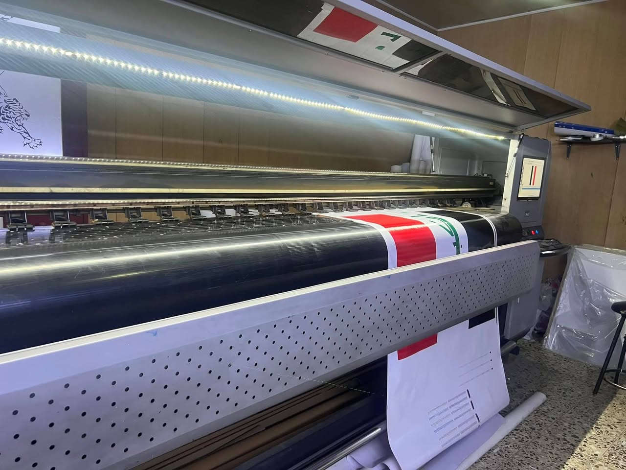 للبيع طابعة ليو بلاتينوم 
3.20م العملاقة الغنية عن التعريف 
4هيد كونيكا 1024i 
عنواني بغداد 
***********
