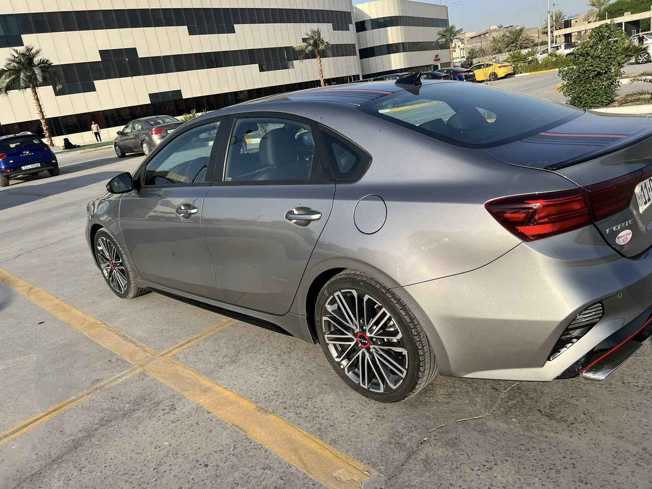 السلام عليكم
كيا فورتي موديل 2023 GT
محرك 1600 تيربو
السيارة ماشية 25 الف كيلو 
صور الحادث موجودة بالصور 
السيارة خير من الله جاهزة من كلشي 
رقم السيارة بغداد 11 الرقم الجديد وتحويل ثاني يوم 
فول مواصفات اعلى فئة 1/1
مواصفاتها 
فتحة 
بصمة 
تشغيل عن بعد 
كشن كهربائي 
كشنات تدفئة تبريد 
شفتات بالستيرن 
فول تحكم استيرن 
دبل كزوز
كاميرا خلفية 
دبل كلج 
تبريد قطعتين 
3 تغيرات نورمال / سبورت/وسمارت 
مثبت سرعة 
رادارات
مانع انزلاق
كشنات ام الختم GT 
وبالدشبول ايضاً GT
وبعد بيها هواي موصفات…… 
السعر : 155$ وبيها مجال 
الرقم: ***********
