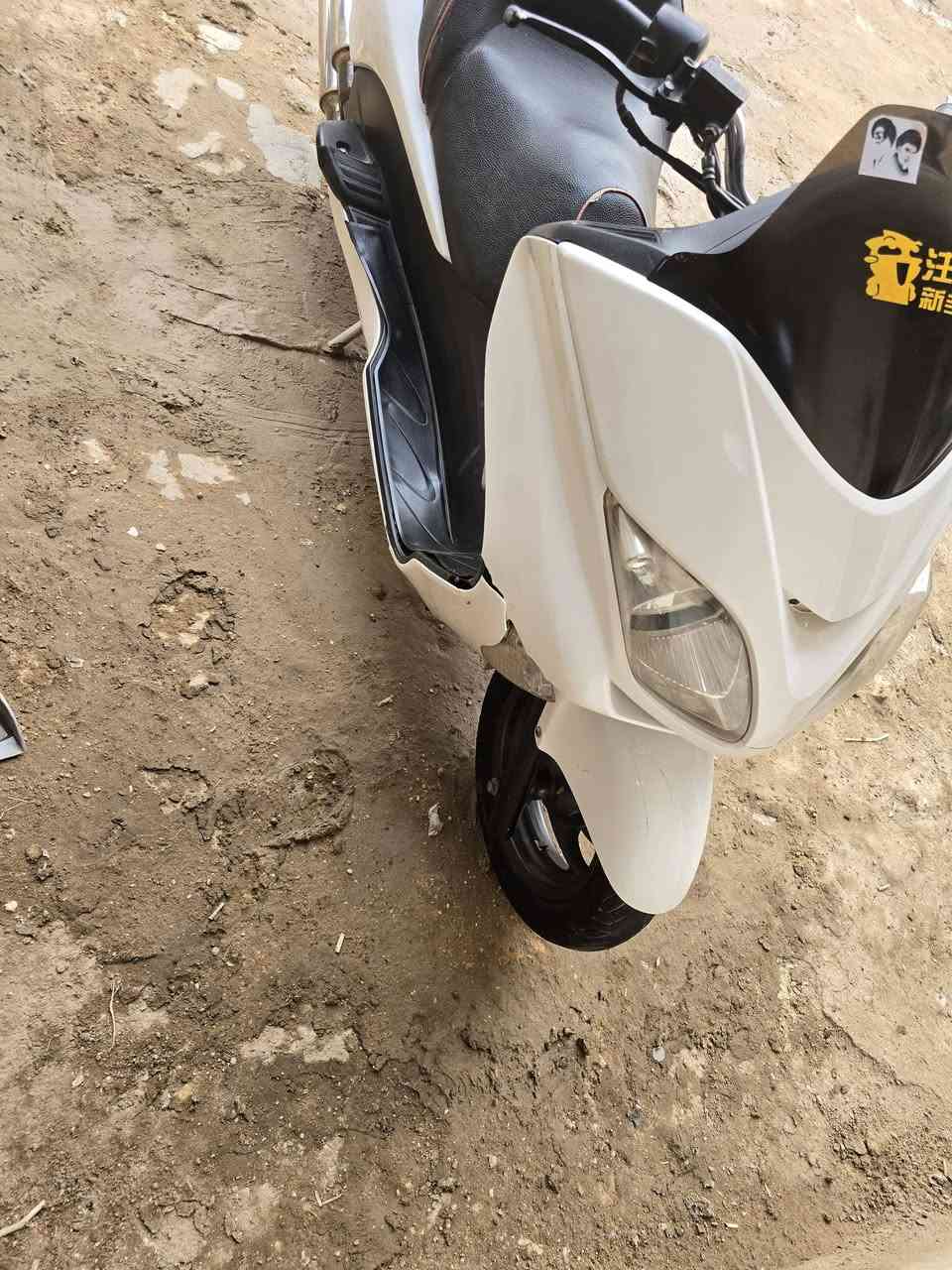 للبيع
فورزه 08 عميه
نظافه فول شلعه ومعدل محرك ما مفتوح
تاير خلفي جديد  
تاير امامي جديد
باتري جديد
فيتم جديد
لايتات زينون
كهربائيات كلها شغله 

دراجه خير من الله  
***********
