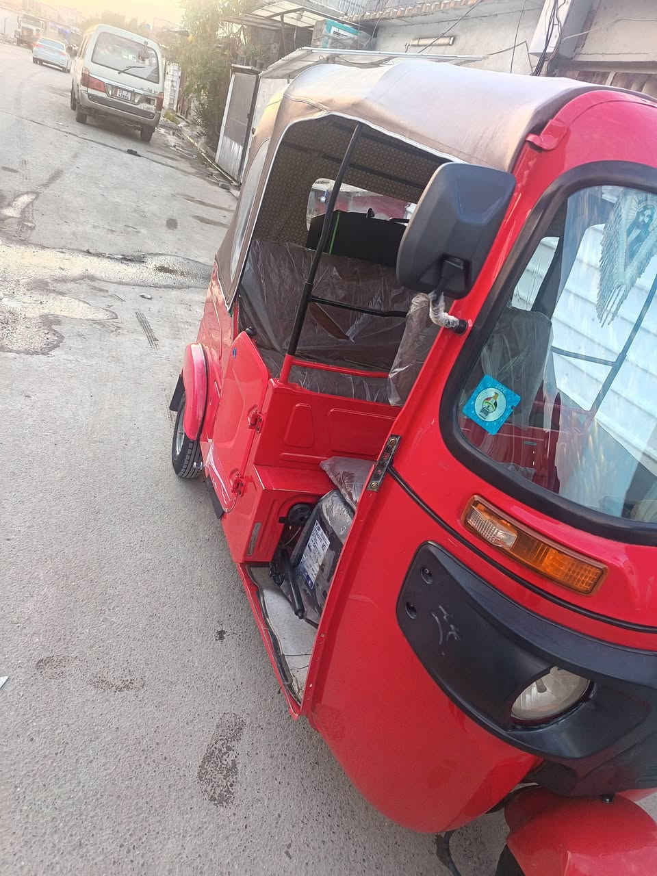 تكتك ٢٢ للبيع رقم وسنويه مكان البياع حي التراث
***********
