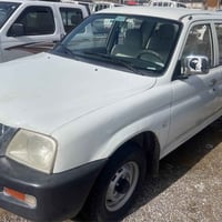 ميتسوبيشي بيكاب • ٢٠٠٢ • جير عادي