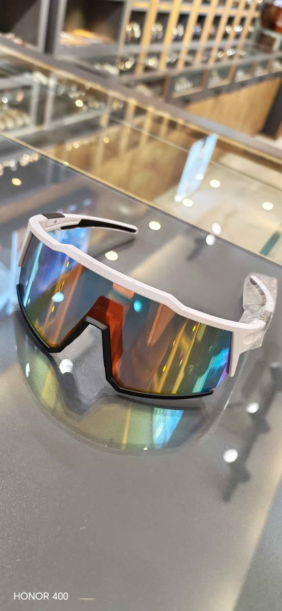 السلام عليكم
نظارات اصليه درجه اولى
سعر الوحده 15.000 الف
سعر الثنين   25.0000 الف
للاستفسار *********** واتساب
المكان بغداد السيديه شارع التجاري مقابل سلام ابو الفلافل بغداد, العراق
