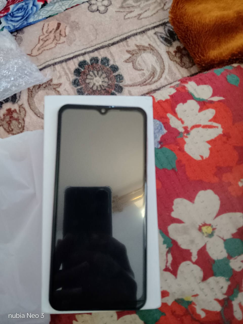 السلام عليكم عندي تلفون للبيع ب الكارتونه جديد مامستعمل والله غراضه كامله ومستعجل على بيعته رايده ب 150 للستفسار ***********
