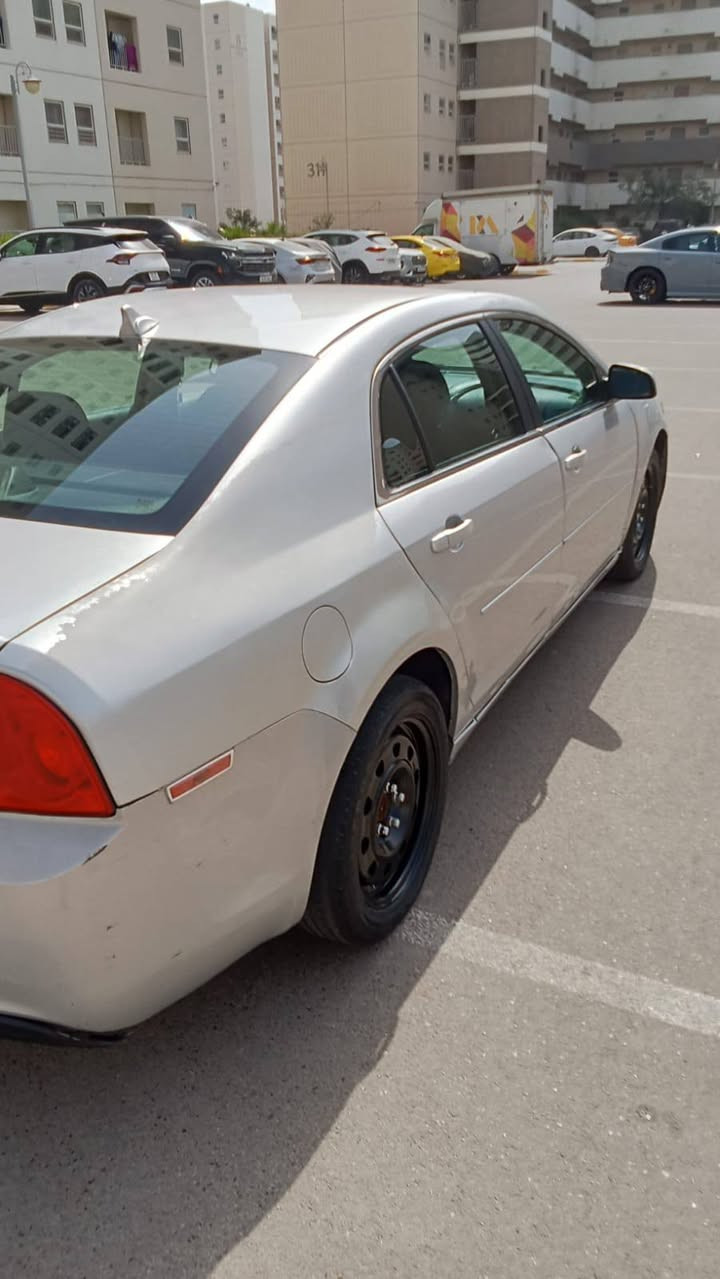 ماليبو مديل 11 خليجي بيه طختين بل جاملغات الخلفيه سياراه حلوه اونضيفه بشكل محراك 2400 شاده جديد حته الوصل موجود صدر امامي خلفي جداد كير حلو تبريد ثلج سياره كلش حلوه مكاني بغداد الشعب سعر 60بيه مجال ***********
