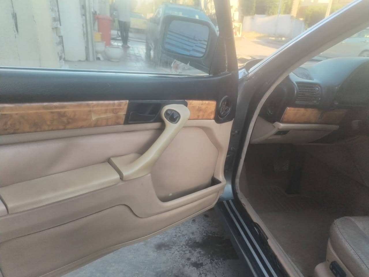 السلام عليكم
سيارة BMW735 موديل 91 سنوية باسمي صالحة ل29
للبيع 
55وبيه مجال للشراء 
ملاحظة الرقم انكليزي جديد مو نفس الي بالصورة 
للتواصل على الرقم ***********

