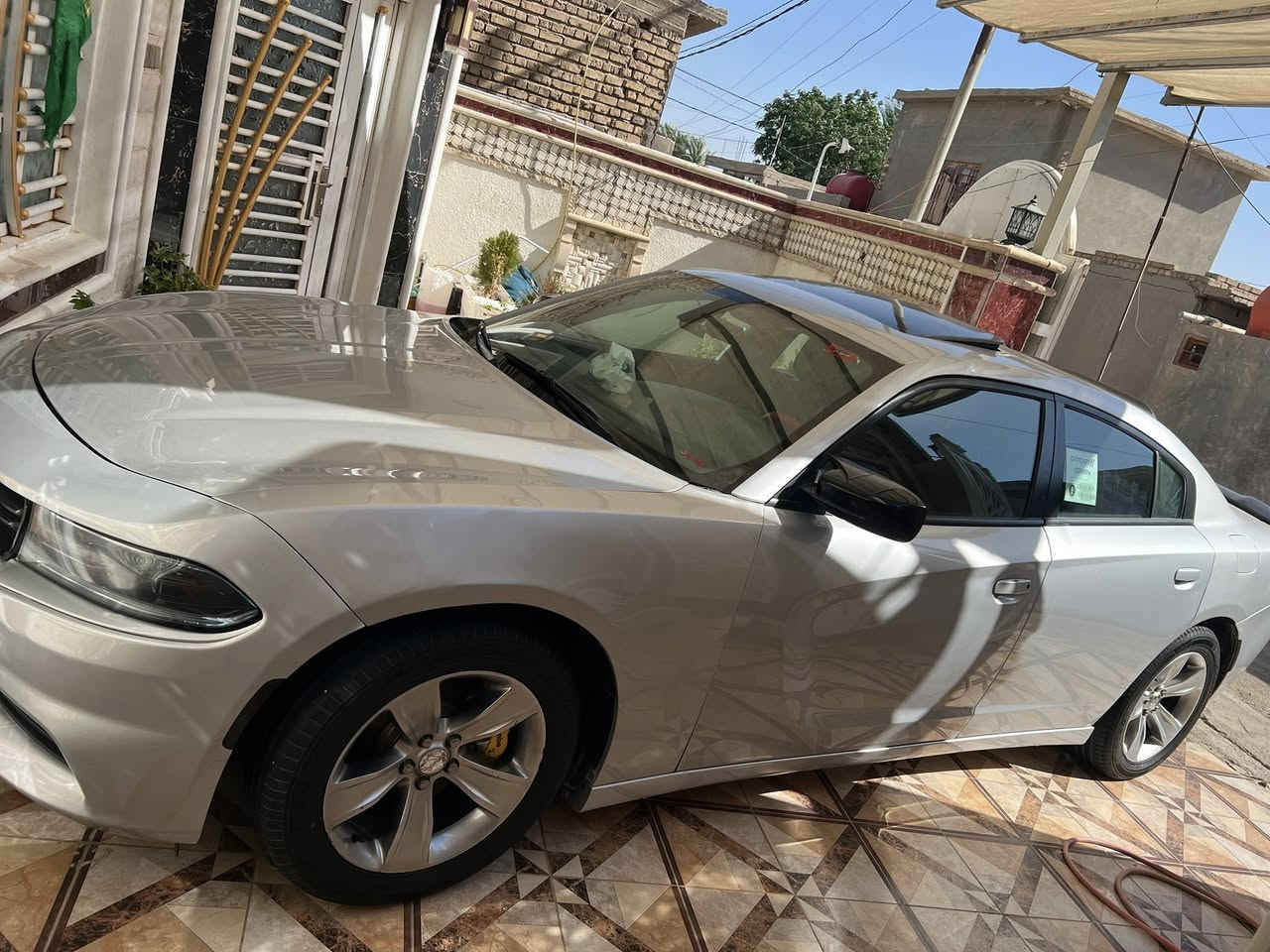 جارجر ٢٠٢١ رقم بغداد انكليزي باسمي 
مكينه ٣٦٠٠ 
فتحه 
كشنات جلد تدفئه تبريد
كلاص حار بارد  
كشن ذاكره 
حساس خلفي 
كاميرا خلفيه
لايت زنون 
ماشيه ٨٨ 
***********
