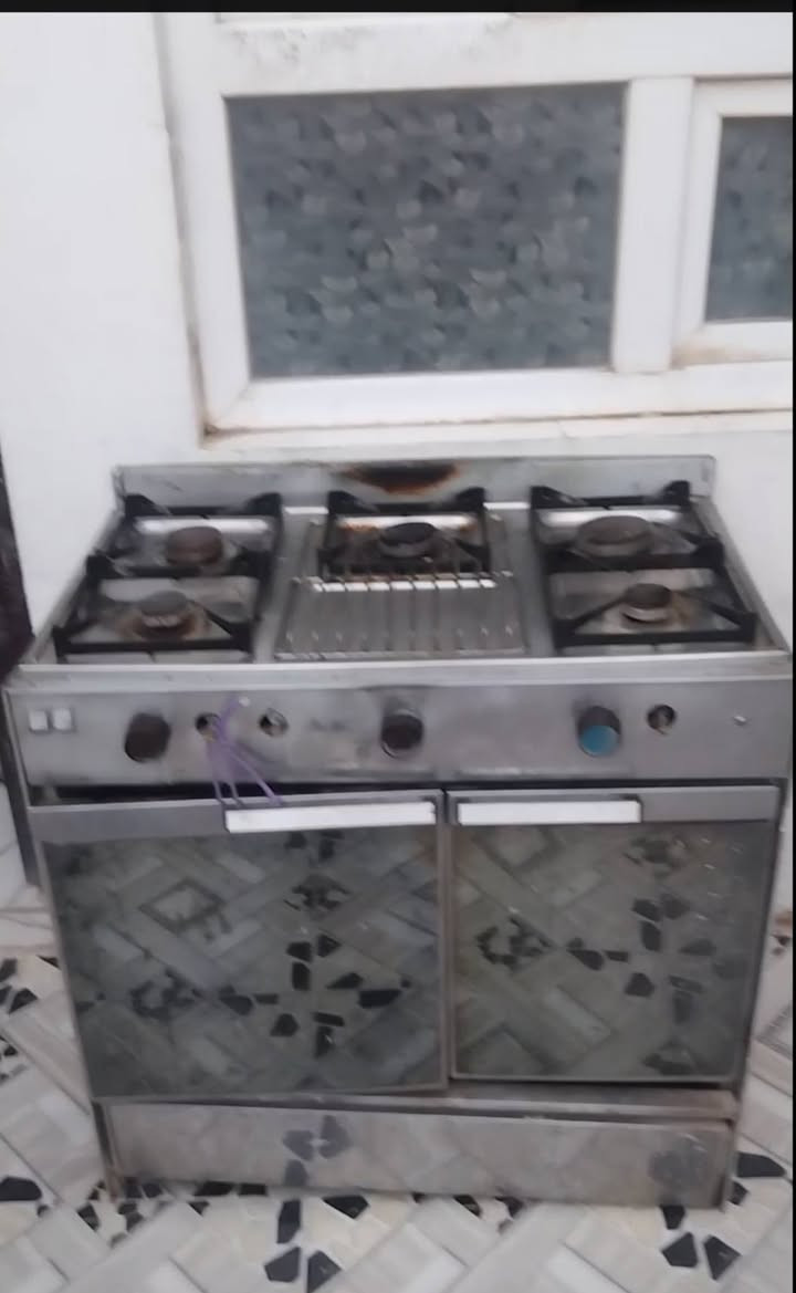 طباخ عشتار يشتغل كلشي بي فرن اعيون كامل المكان كركوك عمل الشعبي قرب المدرسه يحتاج تريب ابيع جف تراب 30لف قفل رقم ***********

