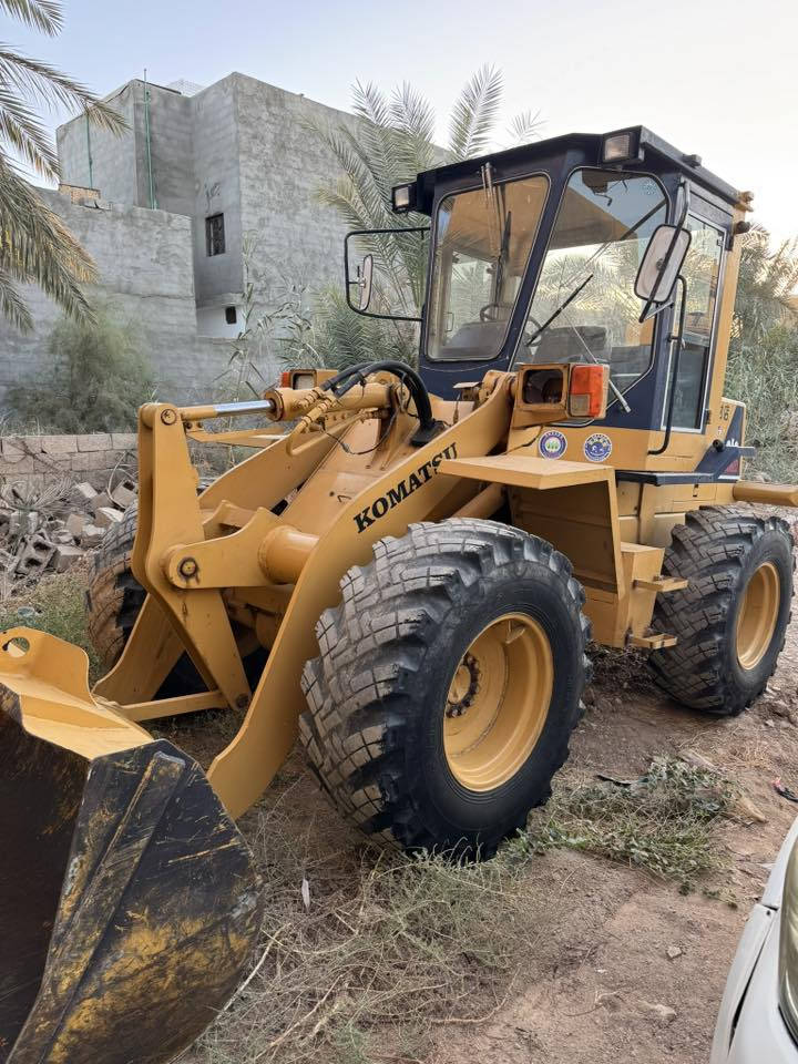 سلام عليكم شفل كوماتسو 100 سته سلندر  وارد اليابان سعر ٢٧٥ بي مجال رقم تلفون***********
