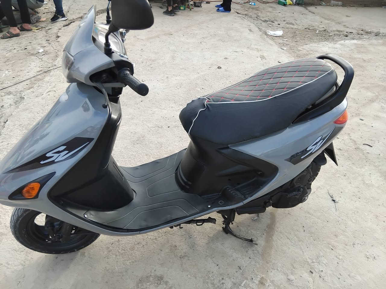 السلام عليكم دراجة فورتي للبيع رمبة كاملة مكملة بدون نقص كهربائيات جاهزة من كلشي دبلات جدد العنوان بعقوبة حي المعلمين  قرب جامع الشهيد وضاح للاستفسار على الرقم *********** متواجد اتصال فقط
