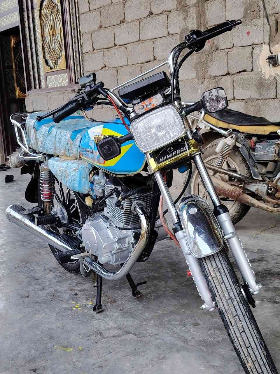 سلام عليكم سونك موديل 25دراجه جديده خير من الله نازله بشهر 7دراجه بسمي اواق موجوده مكان بغداد قريه عشره بسمايه قريب ع الامين رقم الهاتف ***********الخاص مفتوح سعر 800وبهاا مجال وخابر وتدلل
