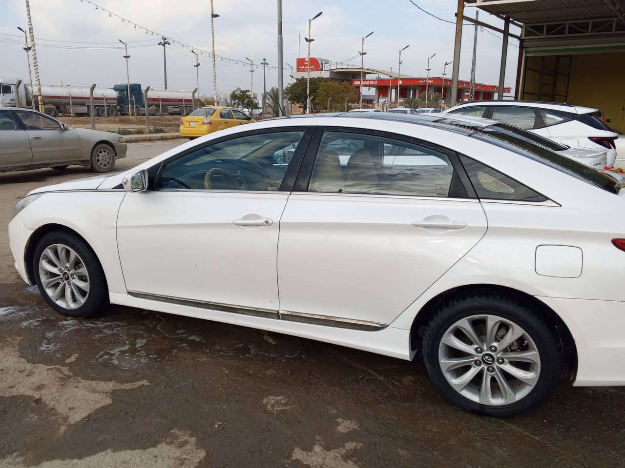 سونات 11 خليجي بنرامه فول مواصفات تبريد قطعتين وتحكمات وباقي المواصفات المعروفه بيه  صبغ بهلا الجملغ الخلفي وبارد بل جملغ امامي 110   ***********4
