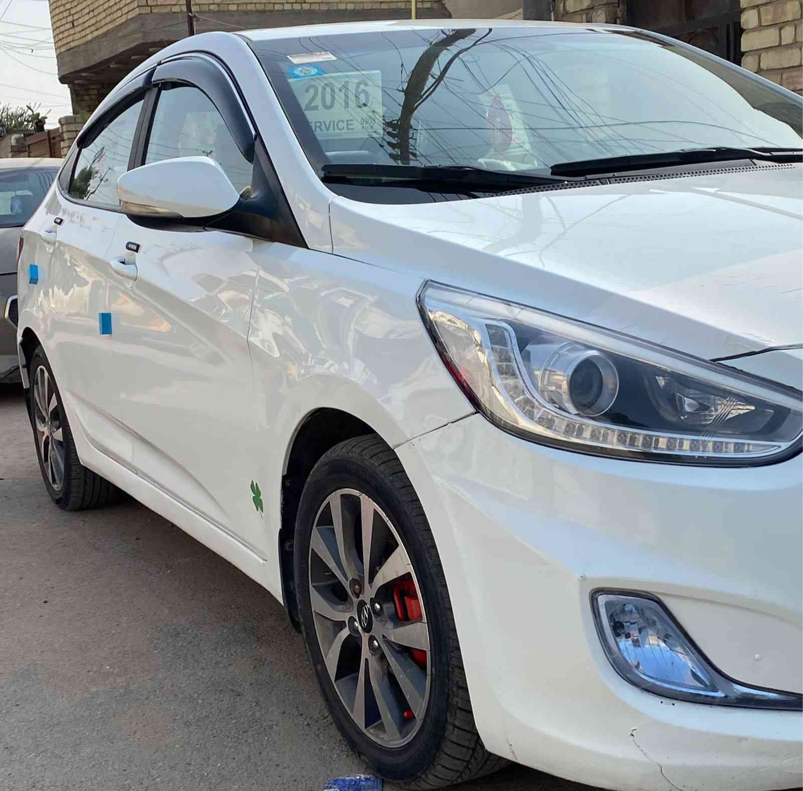 هيونداي أكسنت 2016 – لون أبيض (مواصفات خليجي)
• مواصفات خليجية السونار مرفق سياره حلوه ونضيفه جدا 
• كهربائيات كلها على وضع الشركة
• سماعات إنفنتي
• غرفة (داخلية) جديدة بلادية
• إشارات بالمراي
• فتحة سقف
• نظام ECO
• محرك 1600 سي سي (قطرتين)
• تبريد ثلج + تدفئة ممتازة
• صدر أمامي وخلفي جديد
• ماشية 100 فقط  سويج الإضافي موجود 
• تايرات جديده تخم كامل  (سنوية) جديدة
• بطارية جديدة
• عبوة بنزين جديدة

السعر:112 بيه مجال بسيط 
العنوان: بغداد – السيدية
الهاتف: ***********
