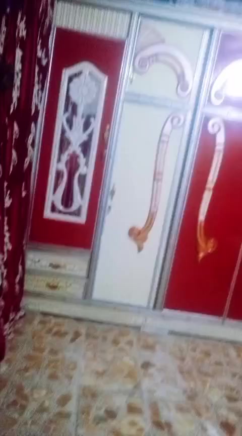 السلام عليكم ورحمه الله وبركاته
غرفه نوم خشب عراقي تصميم تركي سعرها 750 
وبيها مجال قليل مكاني الشعب سبع قصور 
الهاتف ***********
