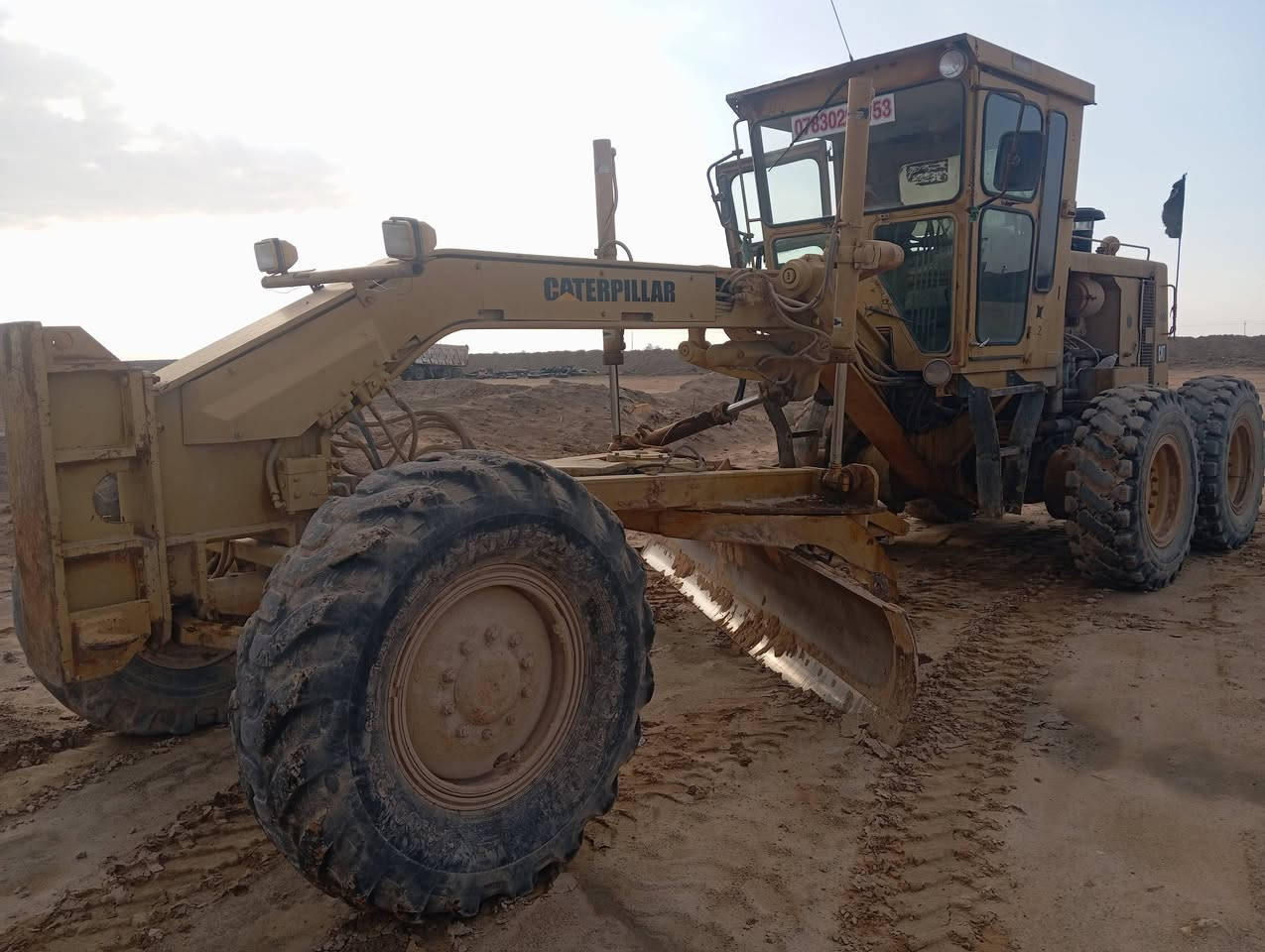 السلام عليكم جريدر للبيع موديل 86 المكفوله رقم وسنويه باسمي روتر تحيه قماره ناصيه بلاد تخوم تاير جديد حداديه جديده للاستفسار اتصل على هذا الرقم***********
