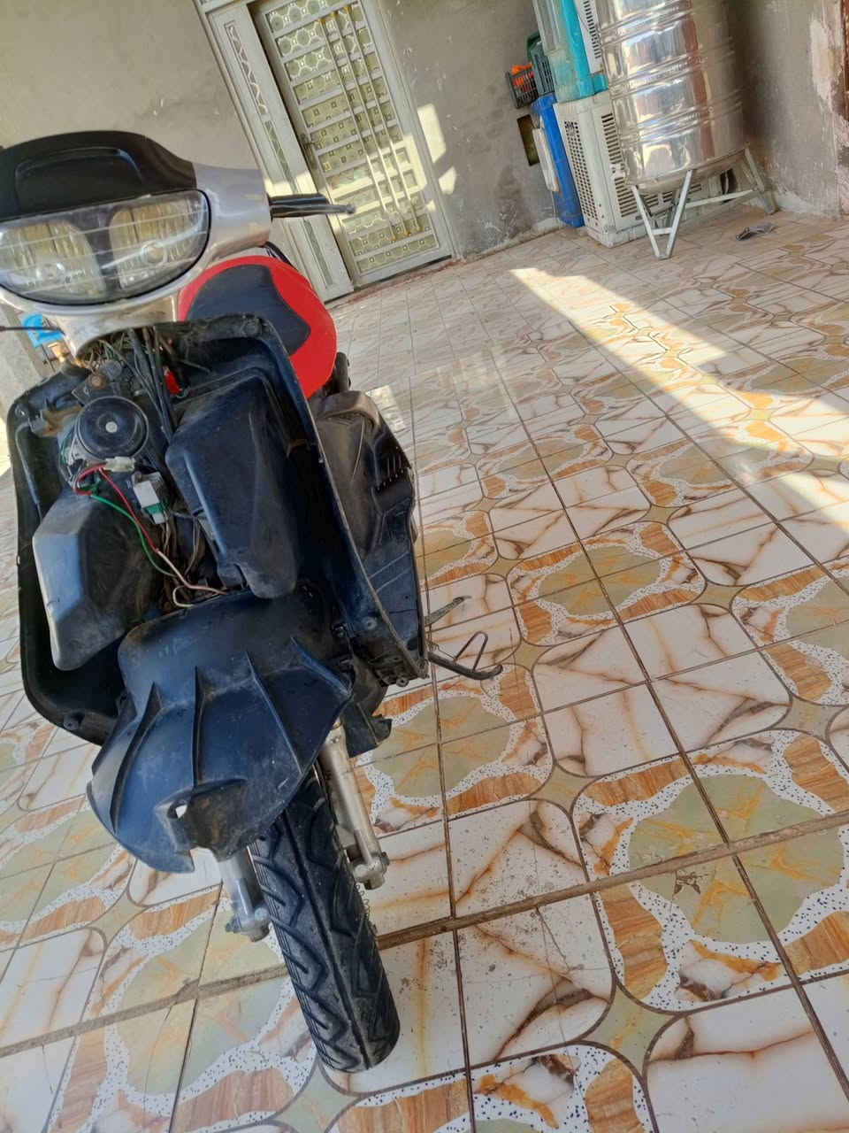 السلام عليكم فراشة فحل للبيع دراجه خير من الله كهربائيات سلف  بس باتري ضعيف  هندر اشاير هورن دبلات كله شغال دراجه ناعمه كلش ما تنسمع ما عايزه السعر مناسب التواصل ***********
