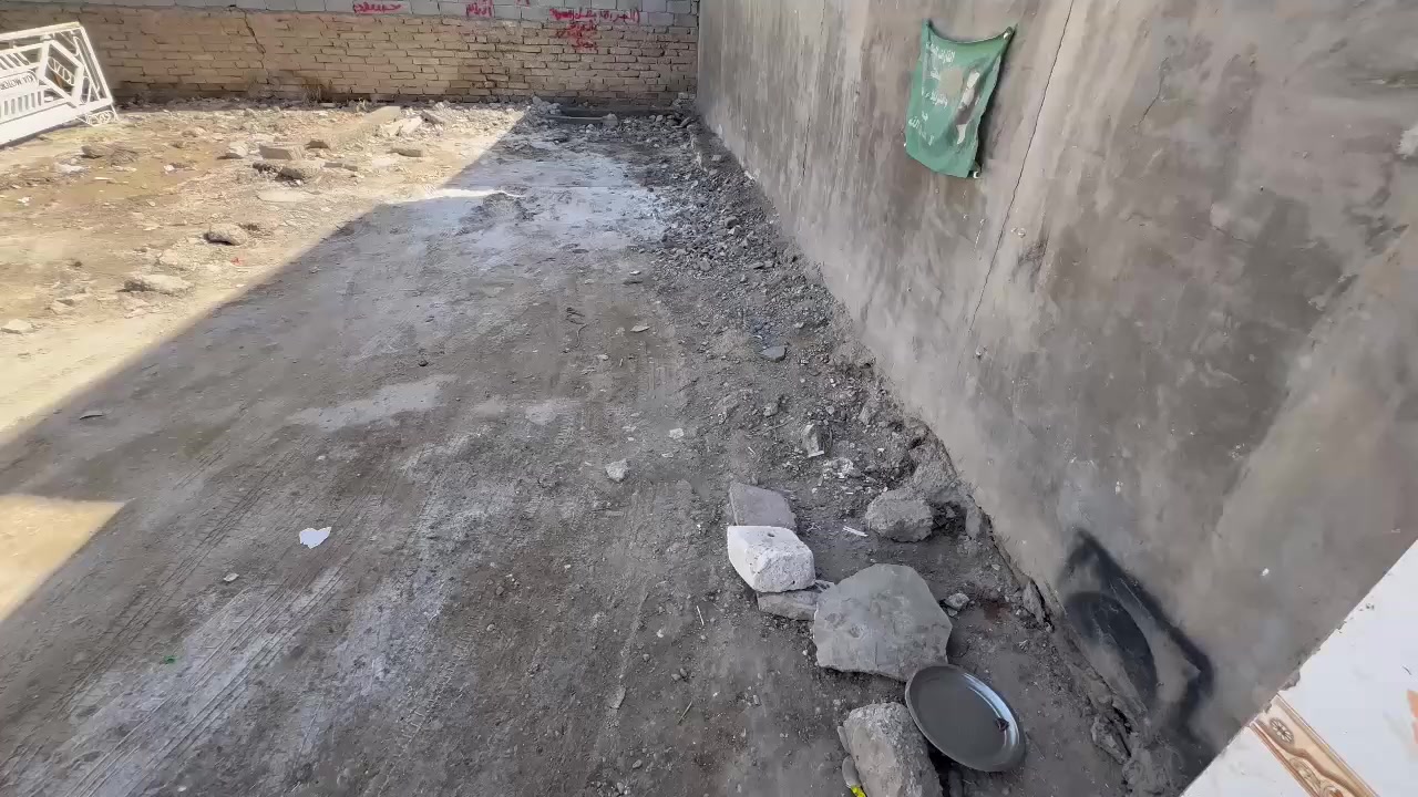 السلام عليكم عندي قطعه ارض للبيع المساحه الكليه 170 متر طابو زراعي سند 25 تحويل مباشر باسم المشتري متوفره كل الخدمات الورديه سيف سعد قرب حسينيه اهالي البيت السعر 30 وبيها مجال الاستفسار مراجعه مكتب عقارات الحسام اتصل على رقم الهاتف ***********+*********** اخوكم ابو مومل
