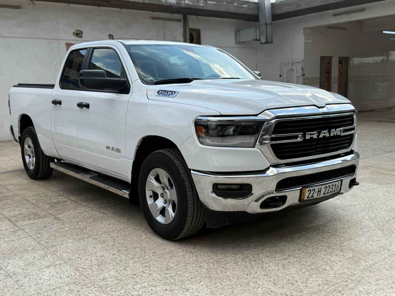 السلام عليكم رام 2023 رقم اربيل بسمي 6 سلندر باب قصير بيه جاملغ السائق فقط بدون دواخل بدون ايرباك سيارة جديدة جدا وجاهزة ما اي نقص محرك كير مكفولات سيارة على وضع الشركة ماشية 47 كيلو للاستفسار *********** السعر مناسب 245 ورقة مكان بغداد
