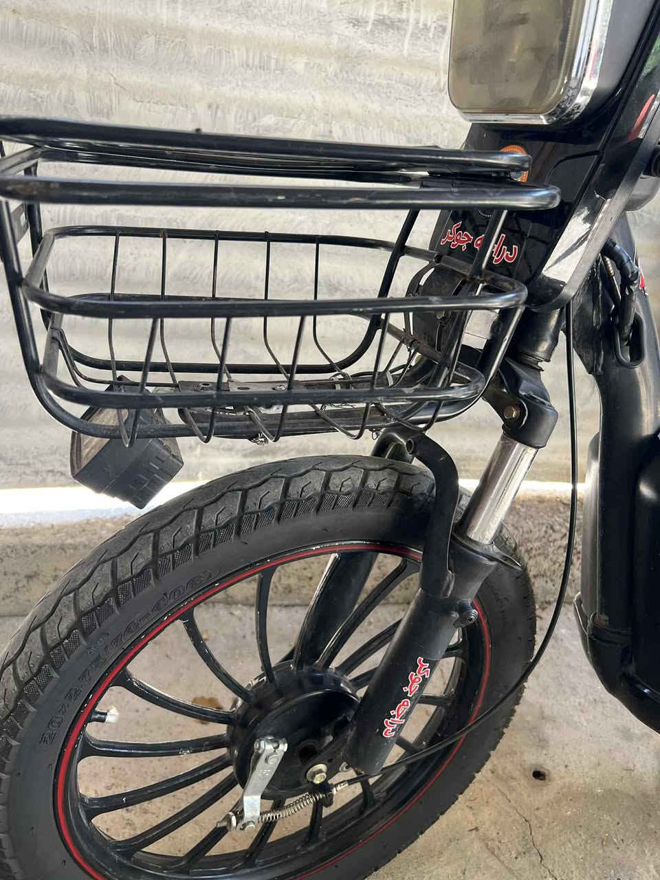 السلام عليكم عندي دراجه شحن جوكر للبيع دراجه نضيفه 
 ٤بطاريات 
 بلوتوث سماعه  السعر المطلوب275  ***********
