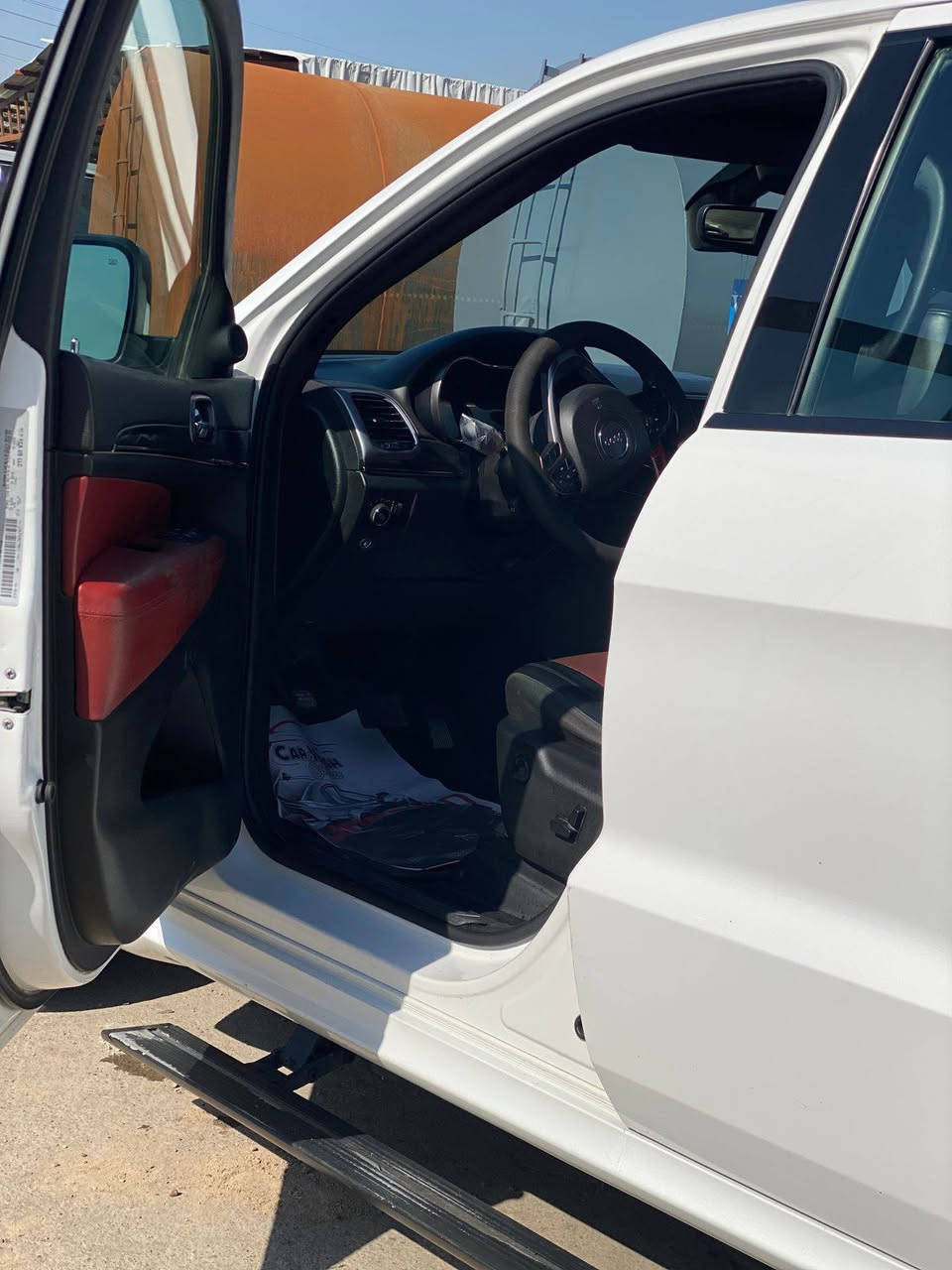 اللبيع جيب خليجي sوكالة هارلم داخل احمر 

موديل ٢٠١٩ كفالة عامة  عدا دعامية أمامية مصبوغ بسبب شخوط عدا باقي كفالة عامة سونار موجود 

السيارة مناقصهة اي شيء ما تصرف عليهة ولا الف 

كير محرك كفالة 
تخم تاير جديد 
منظومة زنون ٥٠٠$ شادهة
دوسات كهربائية 
فجوج برمبو 
لحية srt
شفتات srt
فول مواصفات واحد على واحد 
السيارة باسمي مكاني بغداد منطقة البلديات 
تحويل ثاني يوم 
هزة سنوية جديد 
السعر اتصل تدلل 
***********
ابو مصطفى
