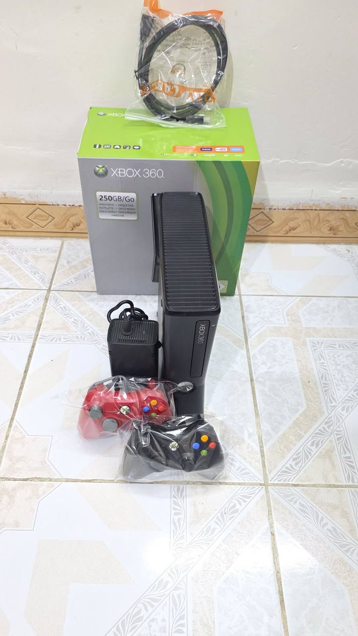 اكس بوكس 360 مهكر حيل حيل نظيف يحتوي على((245))لعبة ويحتوي على 2جوستك وكارتون وكامل غراضه بلادي شرط الفحص السعر 130 وبي مجال للطيبين توصيل جميع المحافظات متوفر  ***********
