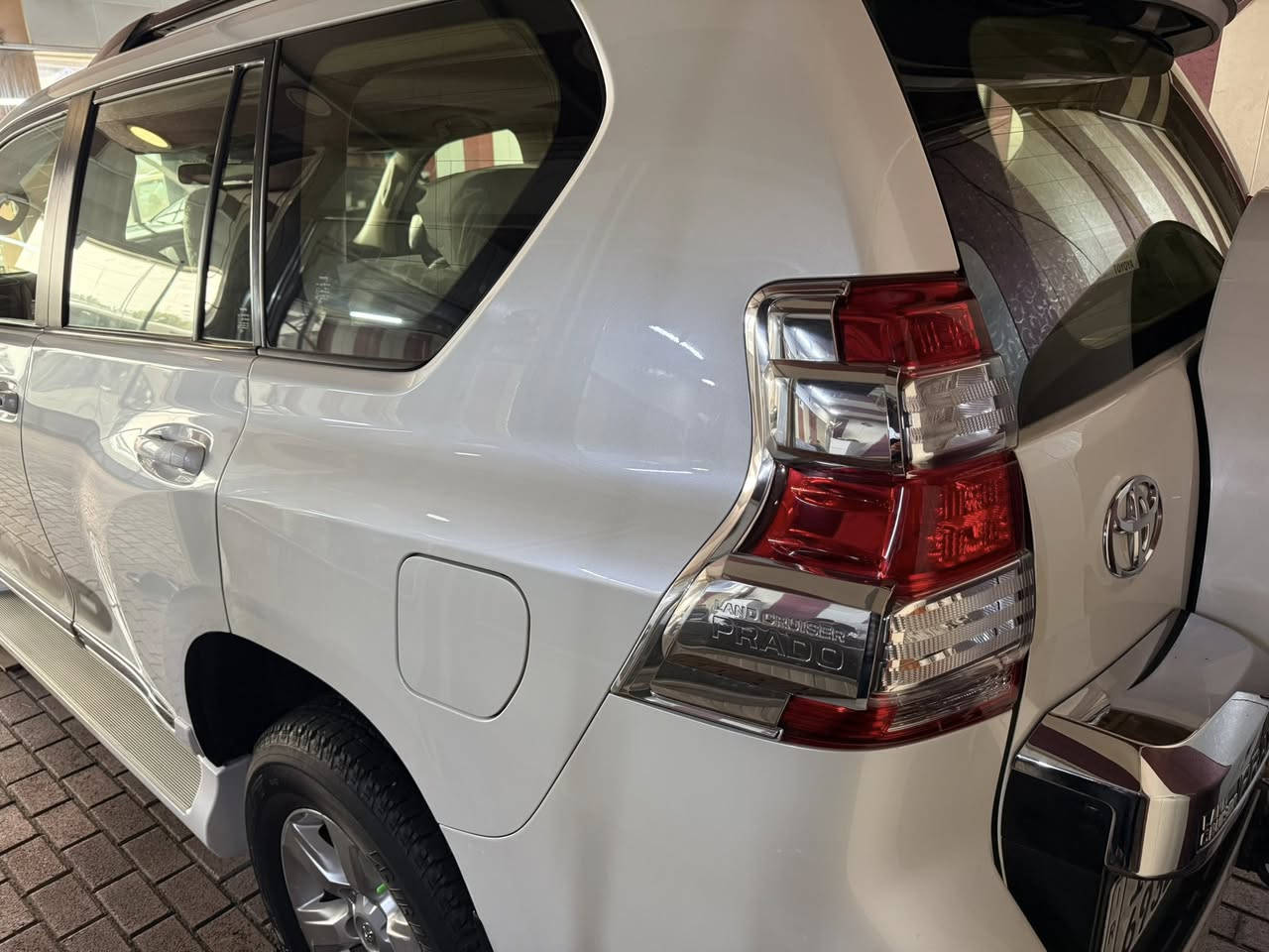 السلام عليكم برادو 2015 ساز فول 1/1 6سلندر فتحة جلد السيارة جديدة ماشية 160 مكفولة كفالة عامة بيهة بارد بالداير اربع اصابع فقط اوطلقة بالبنيد منافذة والسونار بالمنشور سيارة جديدة دواخل جدد سبير منازل رقم بغداد بسمي مكينة كير مكفولسعرها 33 اونص اي استفسار هذا الرقم ***********
