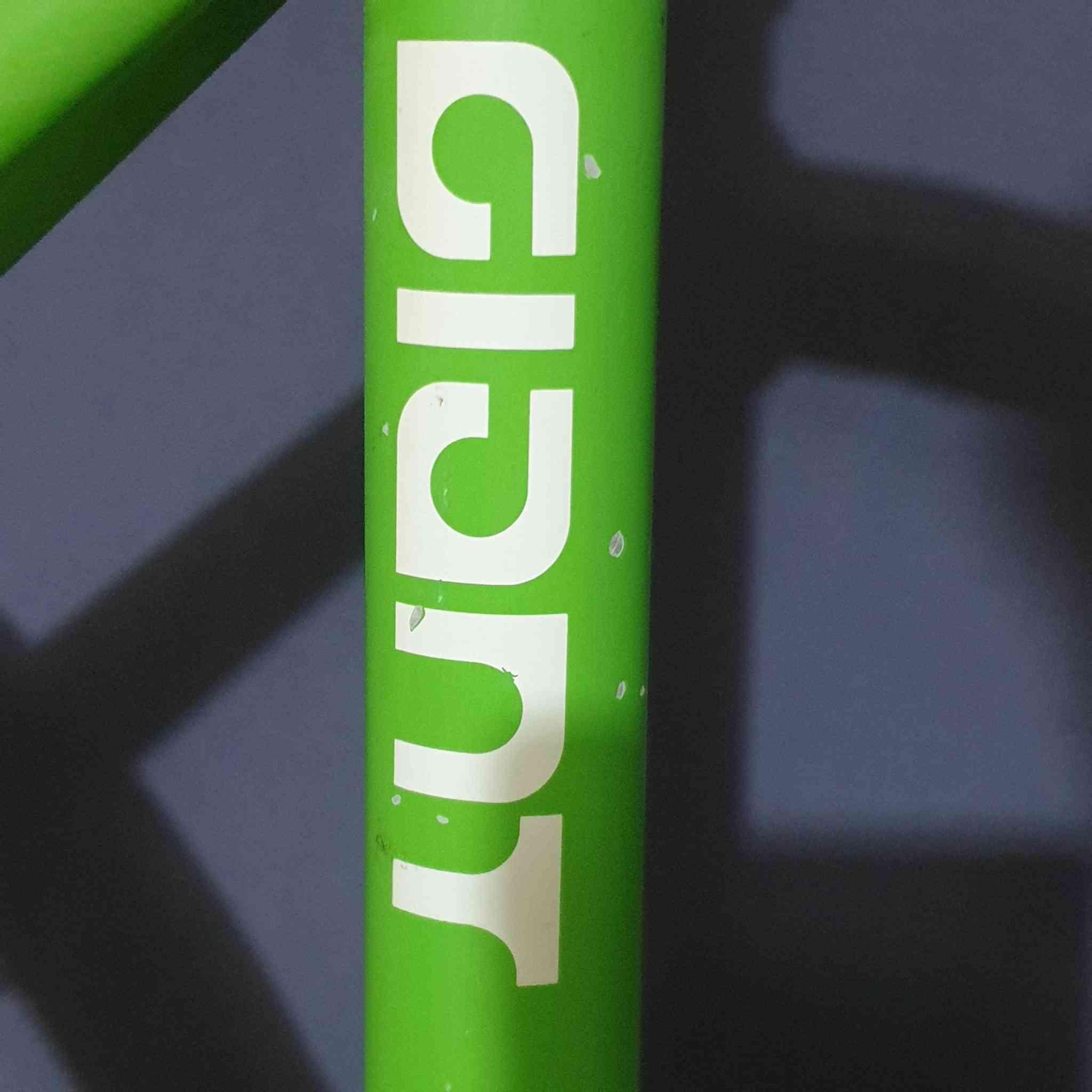 بايك رياضي موديل 700C 
حجم 28
فكسد (مكينه وحده بدون كير)
شركه (جيانت) العالميه
المعدن المنيوم 
وزن خفيف
اصلي باله كسر حاويه 
غير مستخدم بالعراق
جاهز بدون اي نقص 
السعر 125الف ويوجد توصيل 
هاتف ***********
