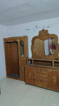 غرفة نوم • ٢ ميز • حي جامعه شارع عشرين