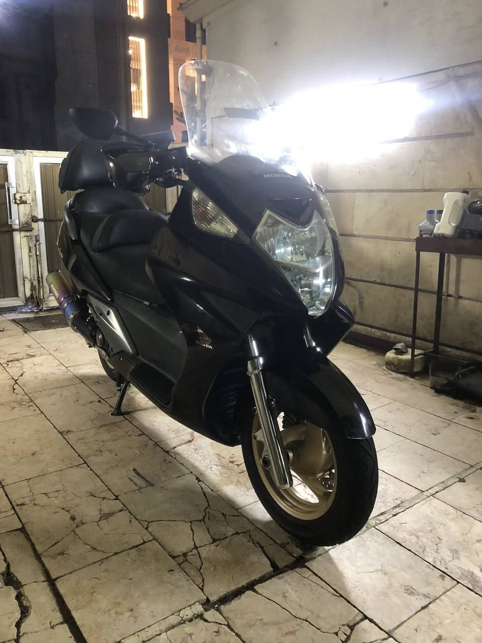 السلام عليكم للبيع
سلفر ونج 600 ✈️ 

الدراجه فول مواصفات 
بيه غراض كدام عينكم هواي
بيه ملاحضات بسيطه الدشبول بي كسر خفيف من يم الجمجه وشخوط بسيطه
الدراجه مكفوله كفاله عامه 
العنوان شارع فلسطين 
*********** 
متواجد واتساب ❤️
