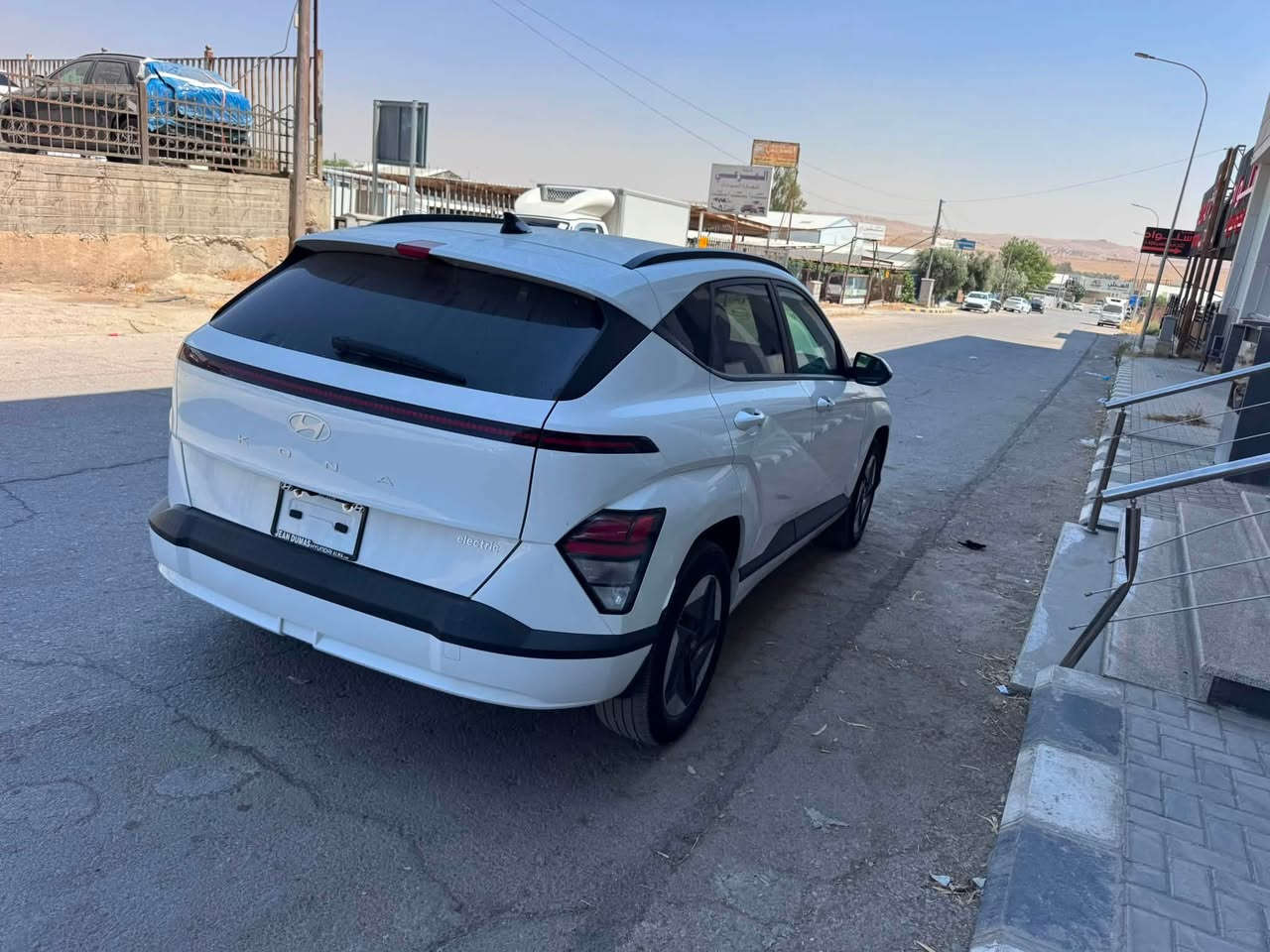 كونا كهرباء بالكامل 2024
فول كهرباء موديل 2024 
ثلاثه انظمه قيادة 
گير. تعليك 

 بطارية ليثيوم 

 الشحنه الواحده يمشيها  حوالي 500 كيلو متر  

سياره نشطه وخصوصا بالتسارع  

#مواصفاتها
1.كيجات دجيتل 
2.تحديد مسار
3.شاشه 
4.ويل كب
5.كشنات تدفئة 
6.تحكم 
7.نظام سبورت + عادي + ايكو
8.رادارت جانبيه
9.بصمه
10.هيترات بالكشنات
11.كشنات كهرباء
12.هندبريك بصمه 
13.بصمة ابواب
14.تشغيل عن بعد
 15.رادار امامي  وخلفي  
17. توقف ذاتي 
18. مثبت سرعه
19. مانع انزلاق
20. شفتات تحكم سرعه تفاعلي
21. شاحن USB و لاسلكي
22.   نظام  autohold

تبديل باب خلف السائق نفس اللون 
بدون ايرباك 
ماشيه 20 الف 
السيارة موجوده في المنطقه الحرة عمان 

السعر في الحرة 120 ورقه 
السعر واصل اربيل مرقم جاهز 145 ورقه 

للاستفسار. الاتصال 

‭+964 782 915 3488‬


**إذا كنت صاحب هذا الإعلان وتريد حذفه لأي سبب، رجاءا أرسل رسالة إلى الدعم الفني**