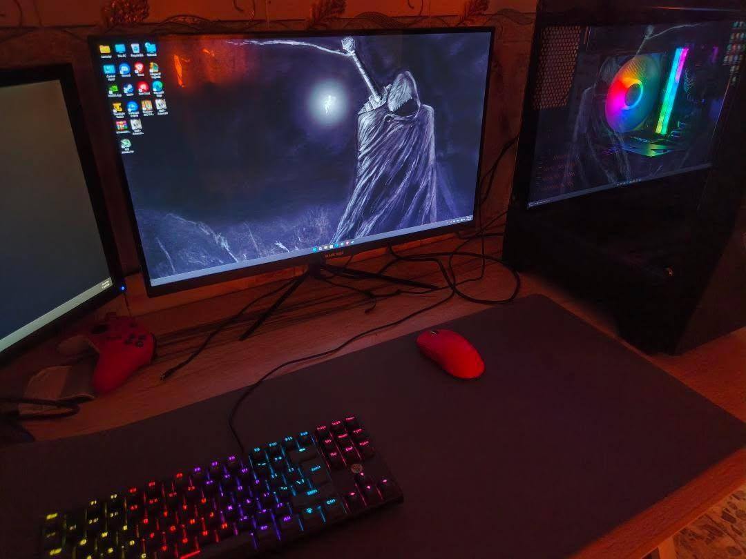 السلام عليكم تجميعه مستخدمه للبيع 
المواصفات : cpu : i5 12400f
gpu : 3060 12gb msi
case : msi 
mb: 650 gigabyte
ram: 16 2×8
السعر 950 الف وبيها مجال للاستفسار ***********

