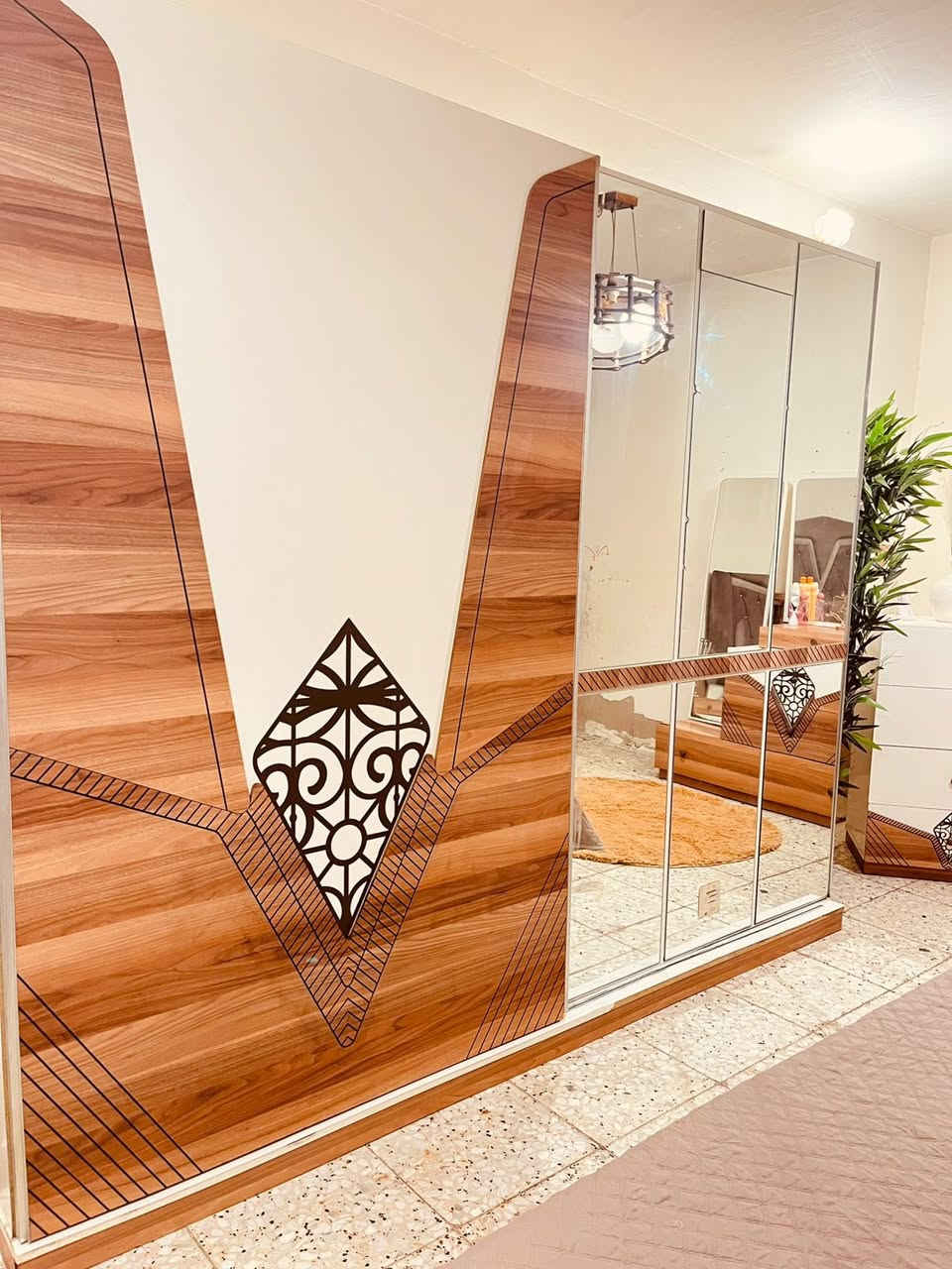 مستعجله ع البيع غرفه بسعر مناسب
غرفه تركيه 7قطع نطيفه مثل الصور

المكان زعفرانيه واكوتوصيل بكروه

***********
