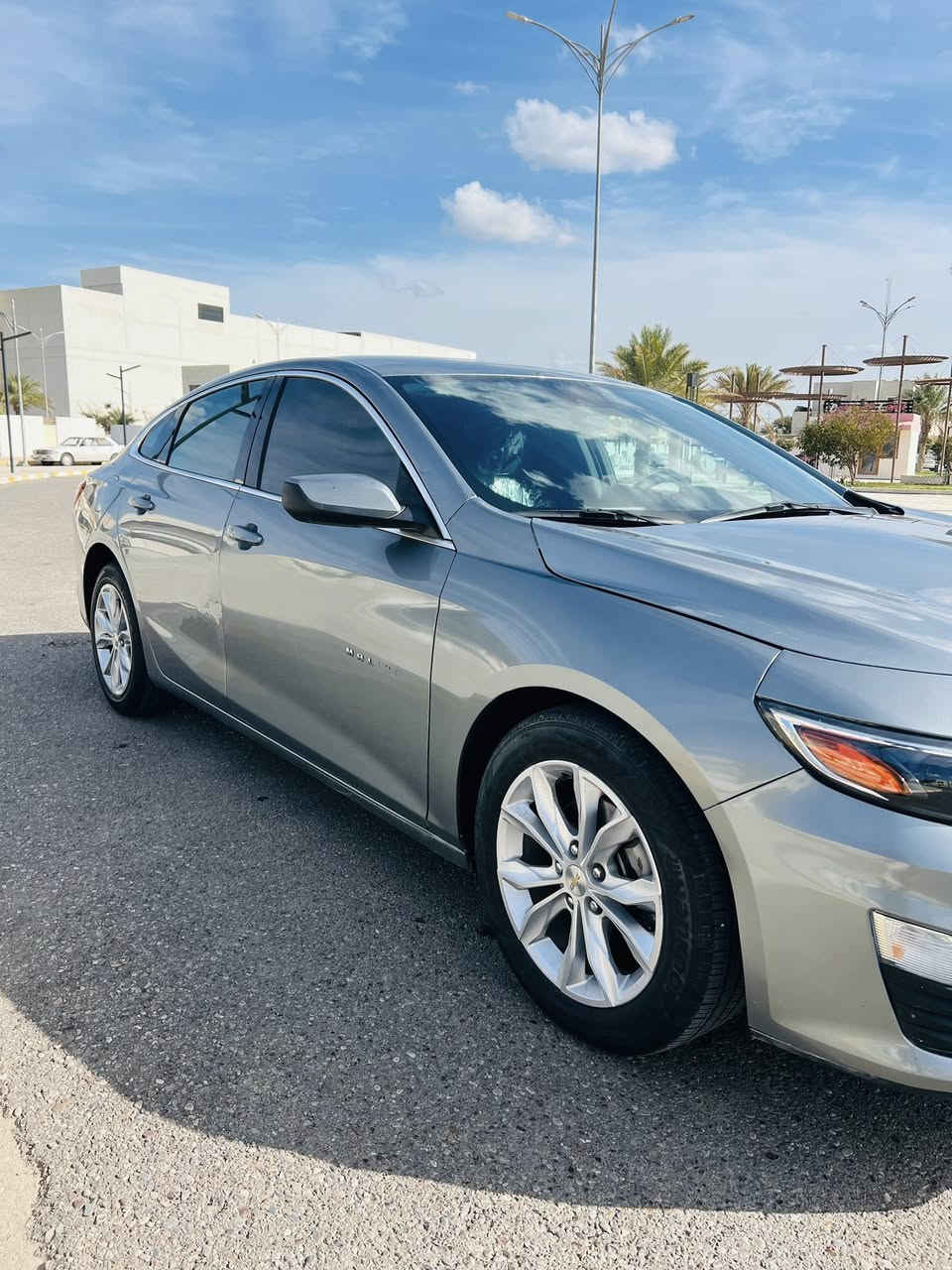 السلام عليكم 
ماليبو وارد امريكي
  موديل 2024 
لون سلفر 
السياره ماشيه 14 الف ميل 
المواصفات LT
♦️ بصمه ابواب + جنطه
♦️ تشغيل عن بعد 
♦️رادار امامي
♦️ قياده ذاتيه 
♦️ تحديد مسار 
♦️محرك 1500 توربو ✈️
♦️سايد بريك بصمه
♦️مانع انزلاق
♦️لدات اماميه نهاري 
♦️اوتو بريك /توقف ذاتي عند الاقتراب 🚳
♦️كشنات تدفئه + كهرباء ⚡️ 
♦️تبريد مناخين منفصل SYNC
♦️تبريد قطعتين امامي خلفي بيانو 
♦️شاشه كبيره تدعم 📲Android Auto/car play
♦️خرائط Gps📌
♦️كامره خلفيه دواره  📷 
♦️كروز مثبت سرعه
♦️شاشة ضبط واعطال بل دشبول
♦️منافذ USP/ 12V /Tip C
♦️مانع انزلاق ⛔️
♦️حساس اطارات
♦️4 دسك/ Abs
♦️السياره ماشالله جاهزه من جميع النواحي 
♦️ارضيات كتلوكات السبير والعده بالنايلون 
♦️اطفاء ذاتي عن التوقف 
♦️تحكمات جهتين 
      مانع تصادم 
    الجام الامامي اوتو
حادثها جاملغ وباب  وبيها بارد بالباب الخلفي وبيها قطعه بايها قطعه كلير 
كير محرك شاصي شرط بجم كبس 
للاستفسار ***********
السعر 124 وبي مجال 
العنوان . صلاح الدين تكريت
