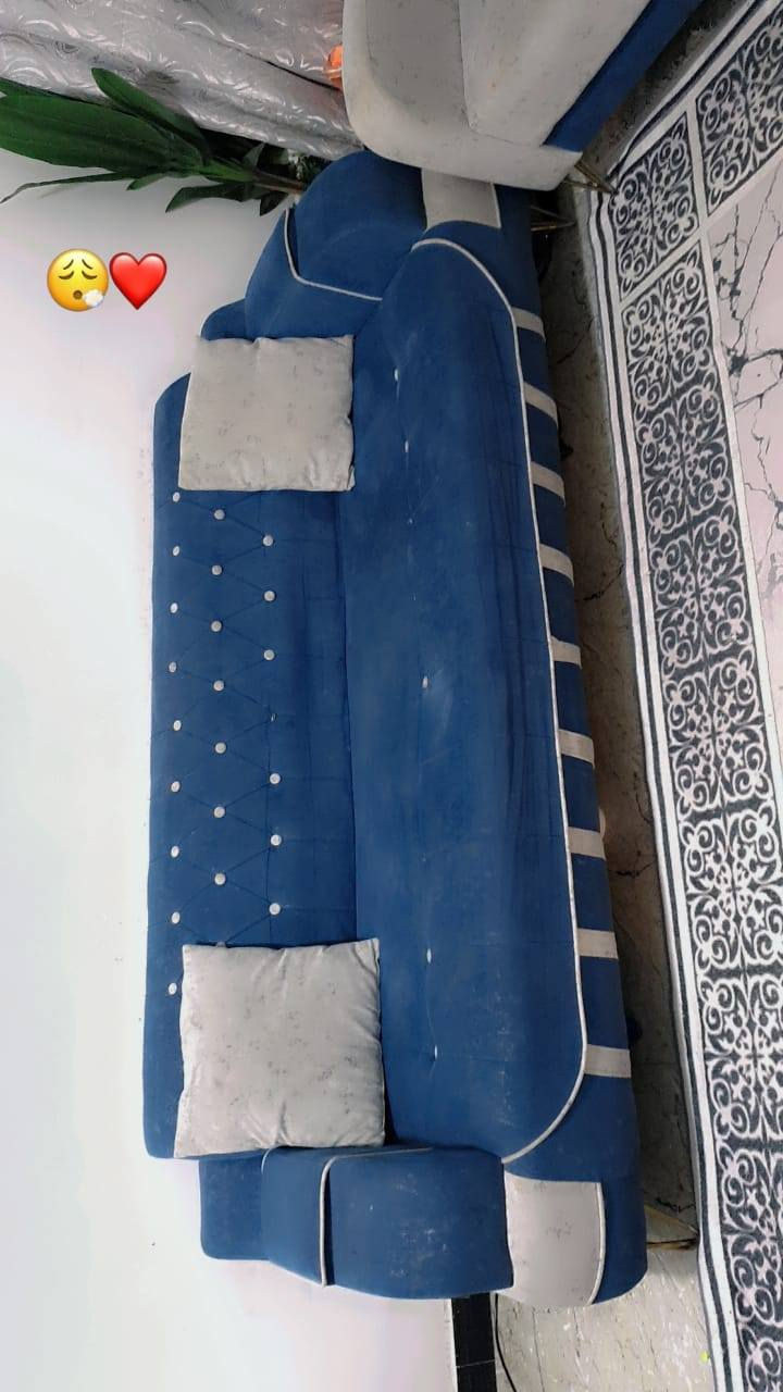 تخم ٤ قطع ٧مقاعد سعر 300 الف ***********
