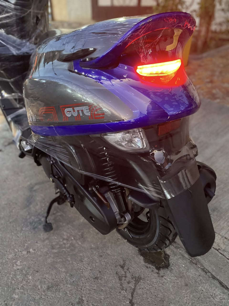 ماطور ماكس بوليسي  S محرك ياباني دبل واحد دراجه لوك شرط اي عيب مابيهه السعر 650 الف مكاني كركوك روناكي رقم موبايل ***********
