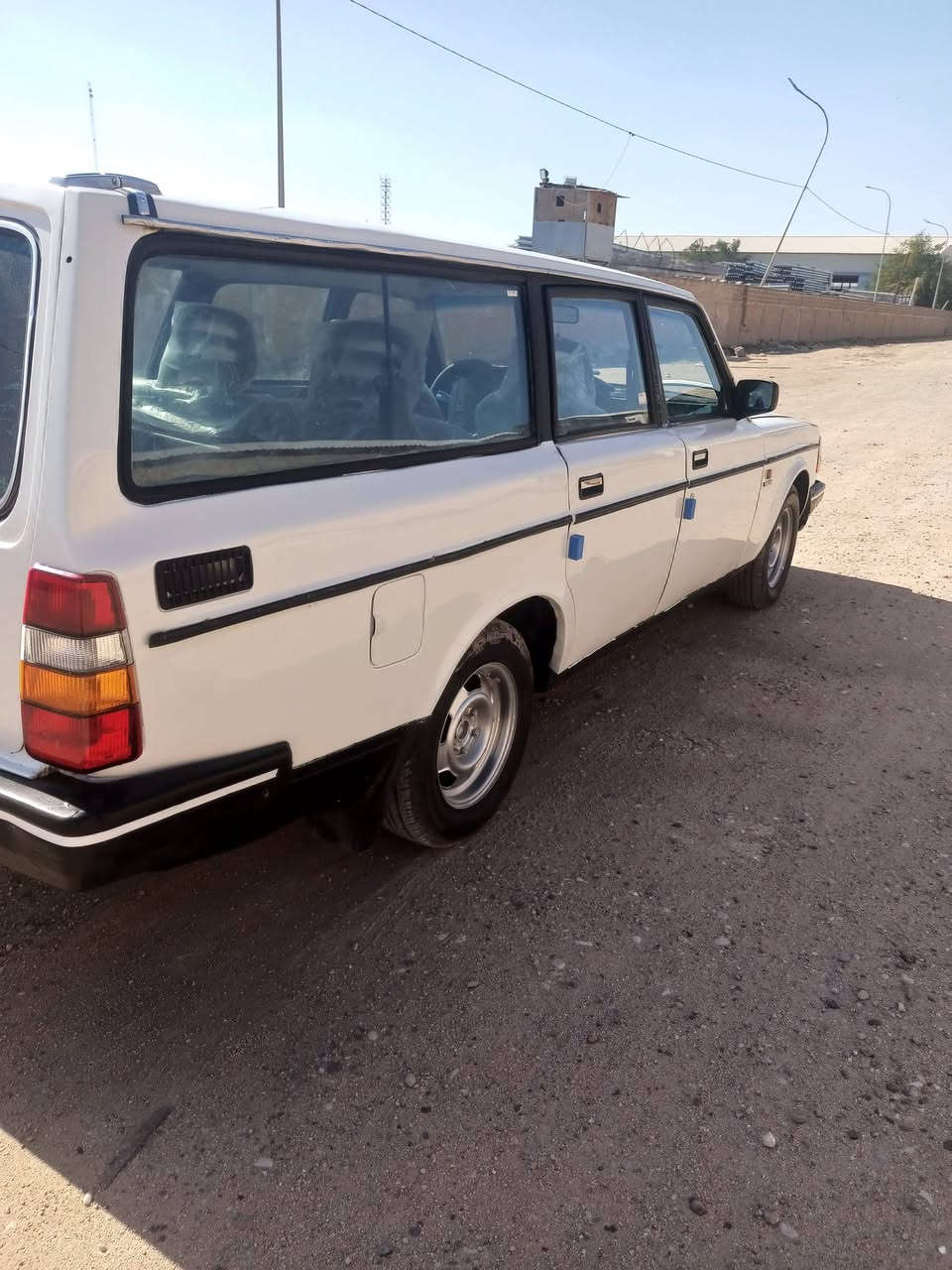 فولفو 240 
موديل 1988
تعمير جديد مكينه وكير وكهربائيات كلها جديده
وحداديه جديده
 تخم تأير جديد 
عنوان نجف السعر 50  وبيها مجال
***********
