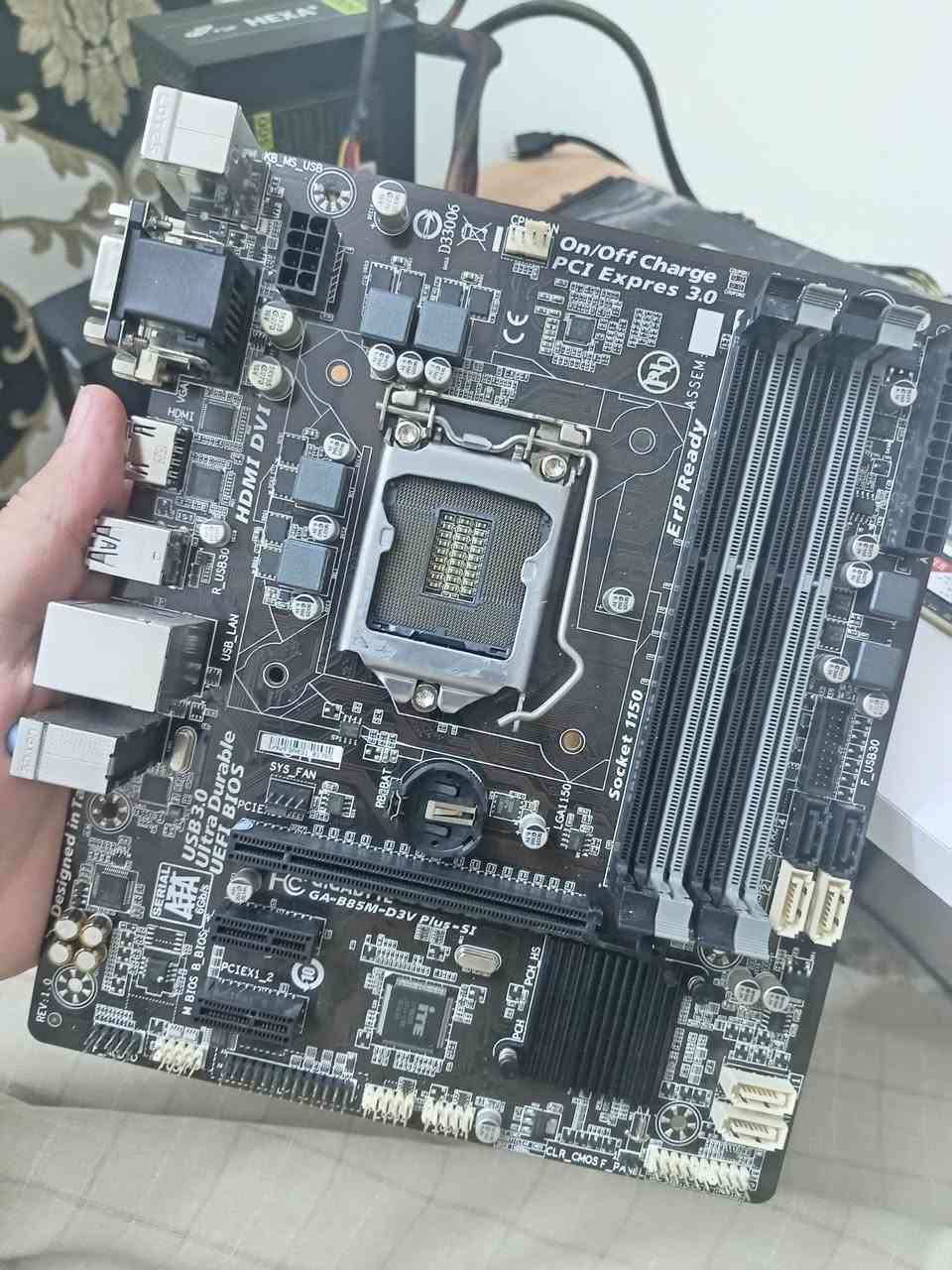 قطع للبيع ادمن ❤
E3 1270v3 قطعتين القطعه ب 25 قفل
معالج قوي مقارب جدا لل i7 4790
ram ddr3 1600 8×2 جديد مفتوح للفحص سعر الكت 15 الف قفل 
بورد جيل رابع معوج كم بن سعرها 10 واذا تاخذ اكثر من قطعه بلاش 🤣
nvma 120g ماركه شغال طبيعي جدا سعره 20 قفل 
قطع عليها ضمان يوم عده البورد لان وضحت السبب 
توصيل موجود ***********

