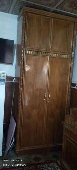 من رخصت ألادمن وافق السلام عليكم غرفه للبيع صاج نجاره عراقيه تجي وتشوف بعينك الخشب مالتها جديده مامستخدمه كم شهر اخت الجديده مابيها شخط واحد غرفه كامله مكمله وبل حقيقه احلا من التصوير بهواي لانو الغرفه ضلمهه الشراي يجي ويشوف اني اخذتها ب 1750وريدها ب 1300وبيها مجال متواجد خاص رقم الهاتف ***********
