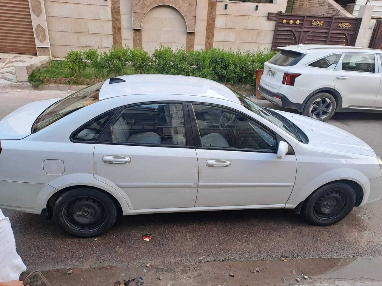 اوبترا ٢٠١٢
٨٠وبيهة مجال رقم بغداد سنوية منتهية صار شهرين محرك بي بداية كازكيت السيارات مكفولة عدا بهلال التاير الخلفي صبغ جدا بسيط صدر امامي وخلفي مظبوط مكان السيارات البلديات ***********
