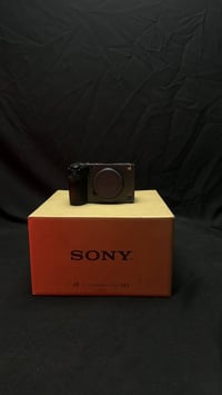 Sony FX3 للبيع سوني fx3  نضافة 90%  كما موضح بالصور   للاستفسار فقط ال...