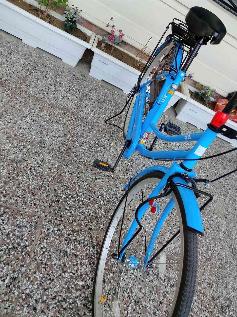 سلام عليكم بايسكل BDحجم 26مديل22لون 🩵 السعر خاص مكاني نجف حي الجامعه 🫡 رقم ***********
